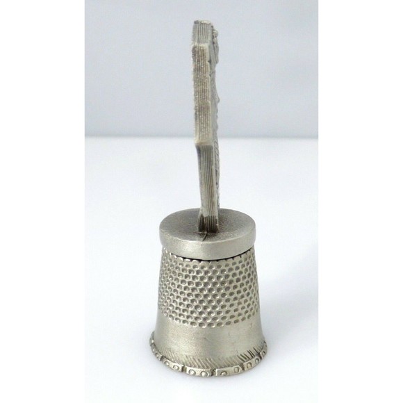King Tut Thimble Pewter Tone Metal Signed Fort USA Collectible Sewing Vintage - Picture 11 of 11